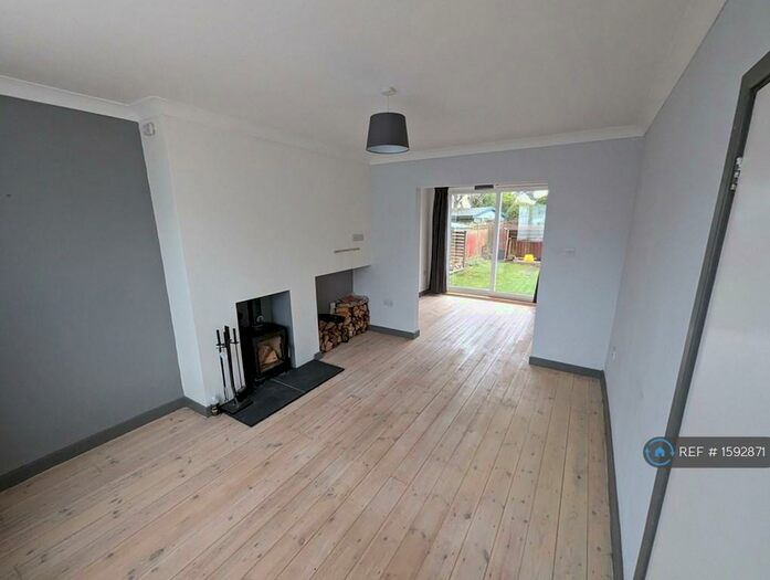 3 Bedroom Semi-Detached House To Rent In Avonmouth Road, Sunderland, SR3