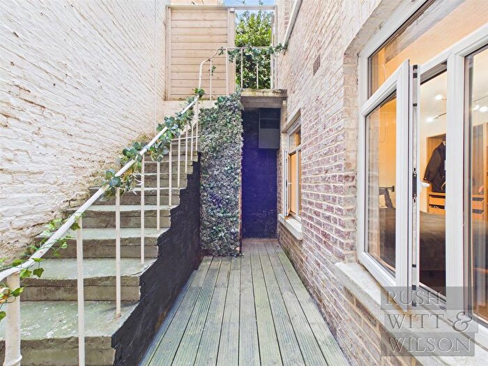 1 Bedroom Flat For Sale In Warrior Square, St. Leonards-On-Sea, TN37