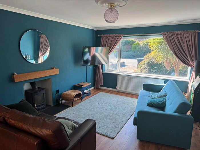2 Bedroom Bungalow To Rent In Breeze Hill, Benllech, LL74