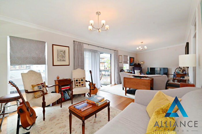 4 Bedroom Terraced House For Sale In Goodhart Place, Horseferry Road, Limehouse, London, E14