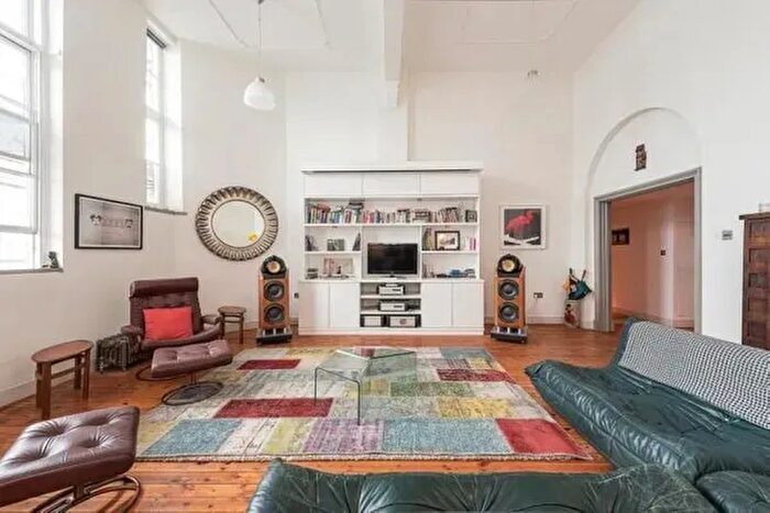 2 Bedroom Flat For Sale In Teesdale Close, London, E2