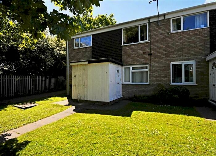 2 Bedroom Flat To Rent In Brockhampton Close, Worcester, WR4