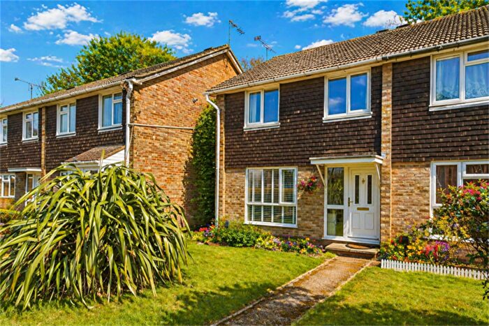 3 Bedroom House For Sale In Langford Close, Emmer Green, Reading, RG4