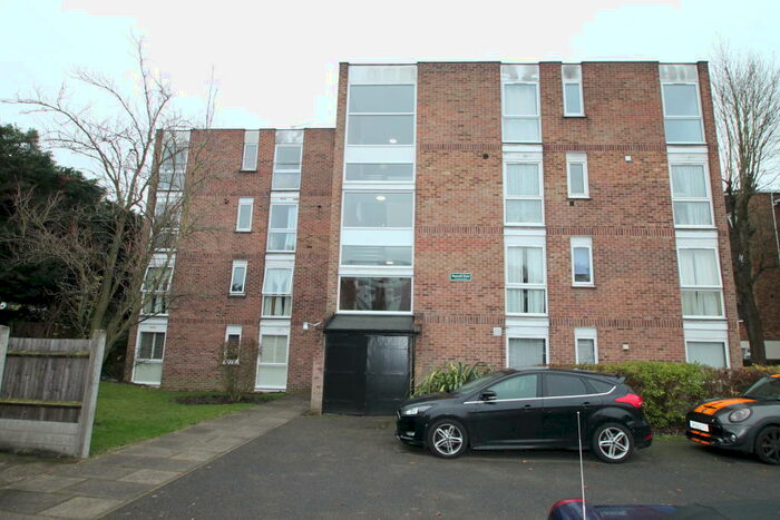 1 Bedroom Flat To Rent In Reginald Court, Albemarle Road, BR3