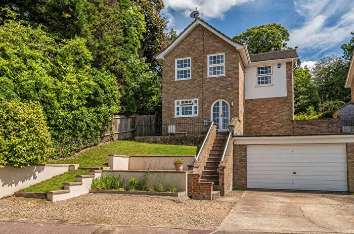 4 Bedroom Detached House For Sale In Broadcroft, Tunbridge Wells, TN2