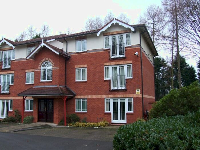 2 Bedroom Flat To Rent In Green Meadows, Kendal Road, Macclesfield SK11