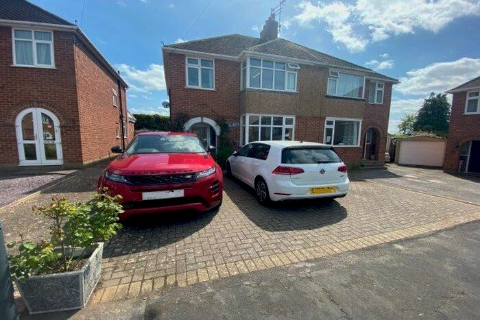 3 Bedroom Property To Rent In St. Catherines Crescent, Leamington Spa, CV31