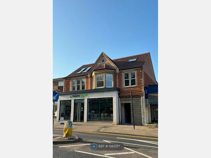 2 Bedroom Flat To Rent In Duke's Ride, RG45