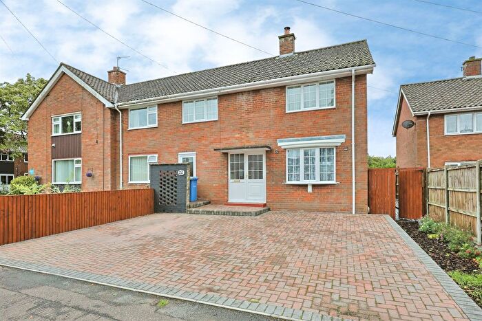3 Bedroom End Terrace House For Sale In Barclay Green, Norwich, NR7