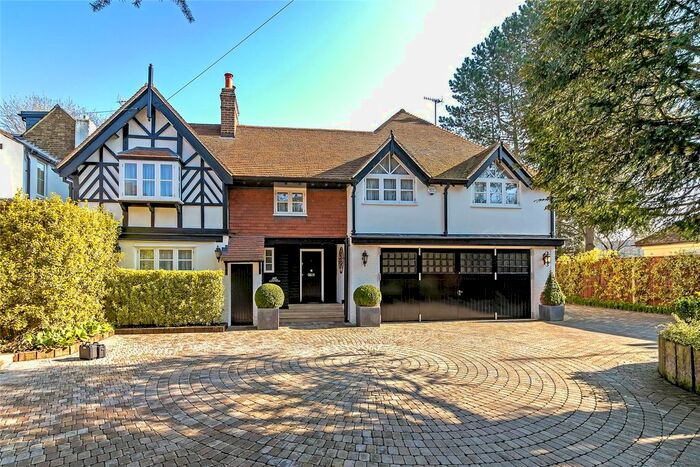 6 Bedroom Detached House For Sale In Aldenham Road, Letchmore Heath, Watford, Hertfordshire, WD25
