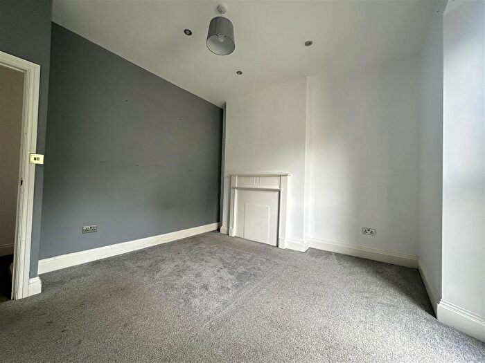 3 Bedroom Flat To Rent In Cotham Road, Bristol, BS6
