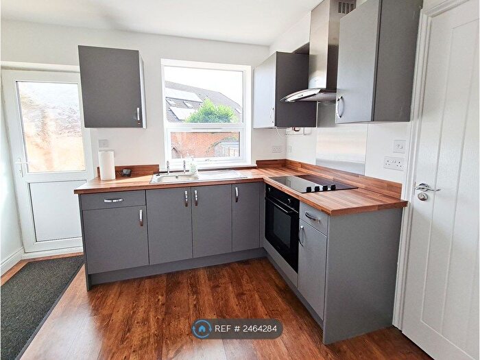 3 Bedroom Terraced House To Rent In Wallis Road, Kettering, NN15