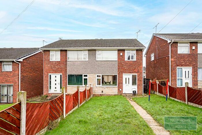 3 Bedroom Semi-Detached House For Sale In Topcliffe Court Morley, Leeds, LS27