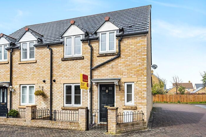 2 Bedroom Semi-Detached House To Rent In Baldwin Mews, Carterton, OX18