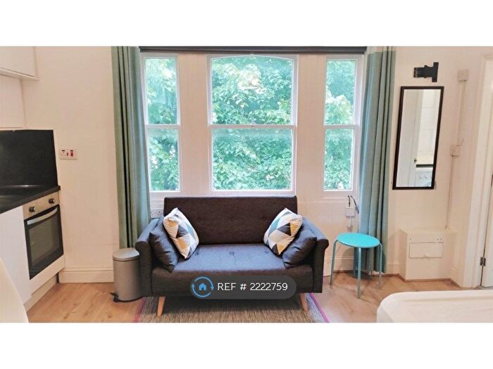Studio To Rent In King Henrys Road, London, NW3