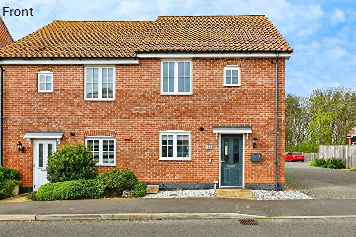 3 Bedroom Semi-Detached House For Sale In Butterfield Rise, Hunstanton, PE36