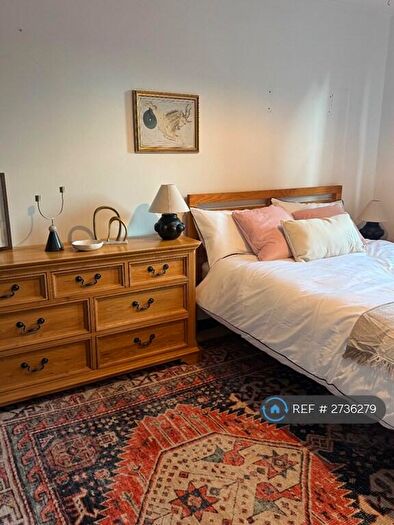 3 Bedroom Semi-Detached House To Rent In St. Annes Close, Winchester, SO22