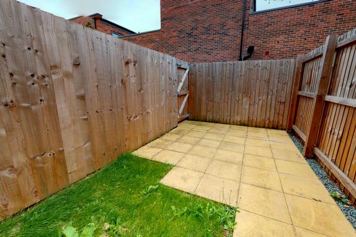 2 Bedroom Flat To Rent In Park Street, Derby, DE1