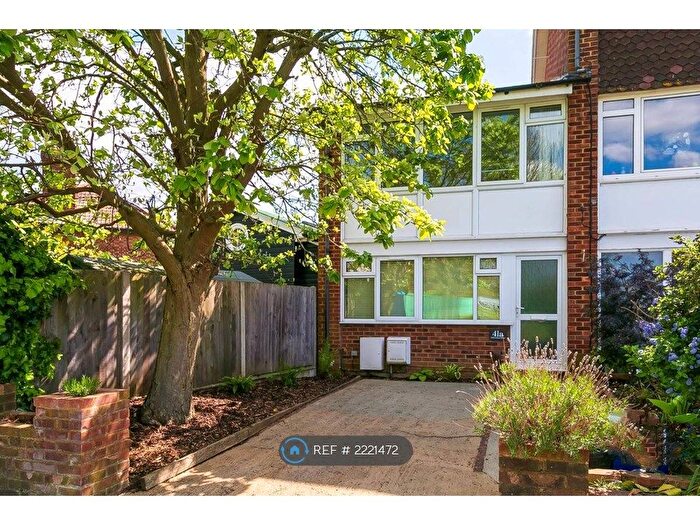 2 Bedroom Semi-Detached House To Rent In Ashburnham Road, Richmond, TW10