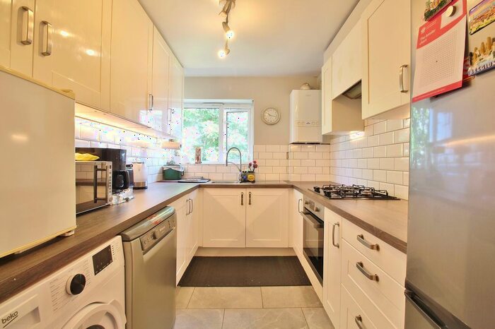 2 Bedroom Flat To Rent In Hampton Road East, Feltham, TW13