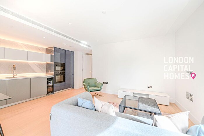 2 Bedroom Flat To Rent In Cascade Apartments, Cascade Way, London, W12
