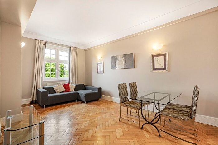 2 Bedroom Flat For Sale In New River Head, Roseberry Avenue, Clerkenwell, London, EC1R