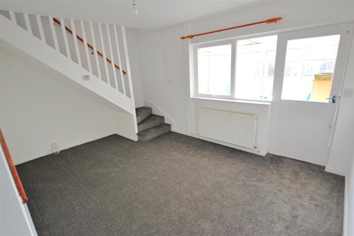3 Bedroom End Of Terrace House For Sale In Dove Court, Hatfield, AL10