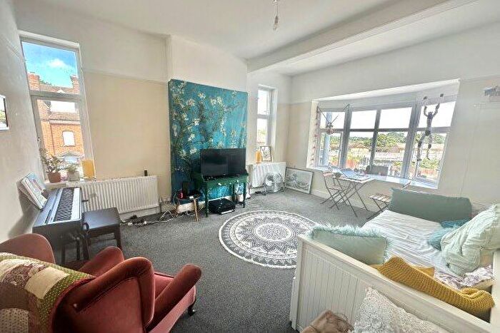 6 Bedroom Property To Rent In Baring Road, London, SE12