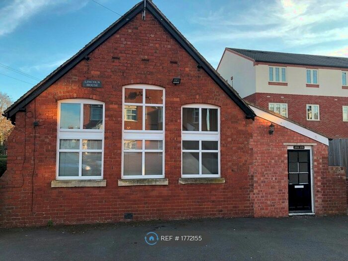 2 Bedroom Flat To Rent In Lincoln House, Rugby, CV22