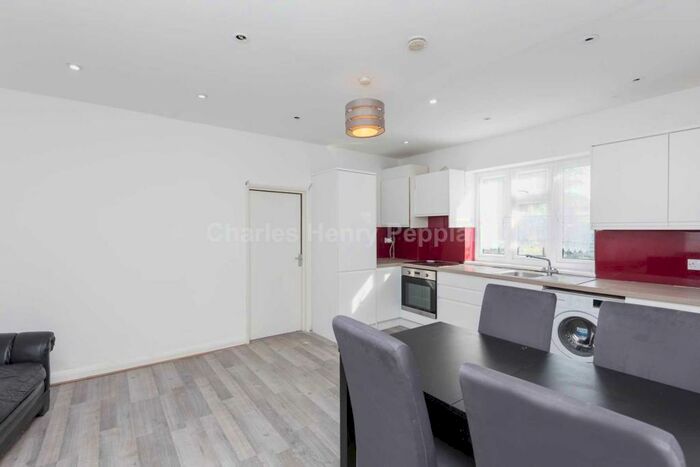 4 Bedroom House To Rent In Stockton Road, Tottenham, N17
