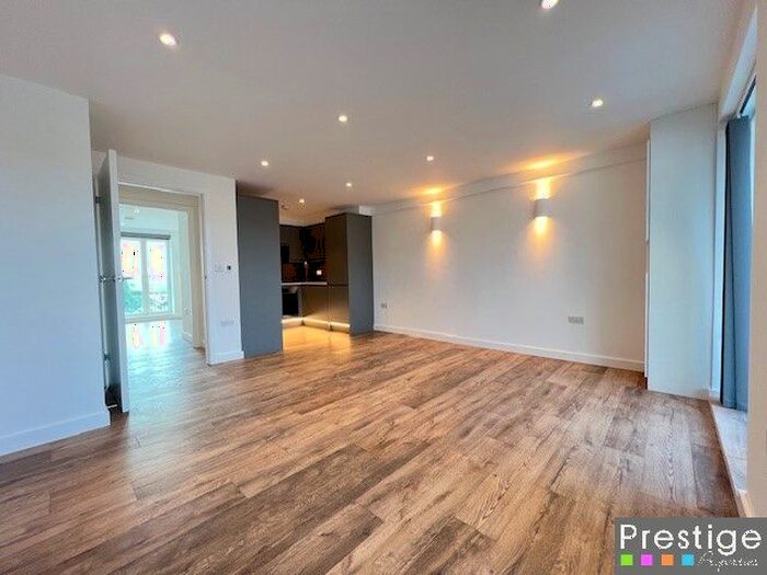 1 Bedroom Flat To Rent In Brent Street, London, NW4