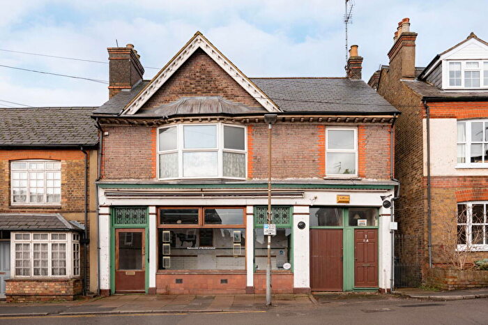 4 Bedroom Semi Detached House For Sale In Gravel Path, Berkhamsted, Hertfordshire, HP4