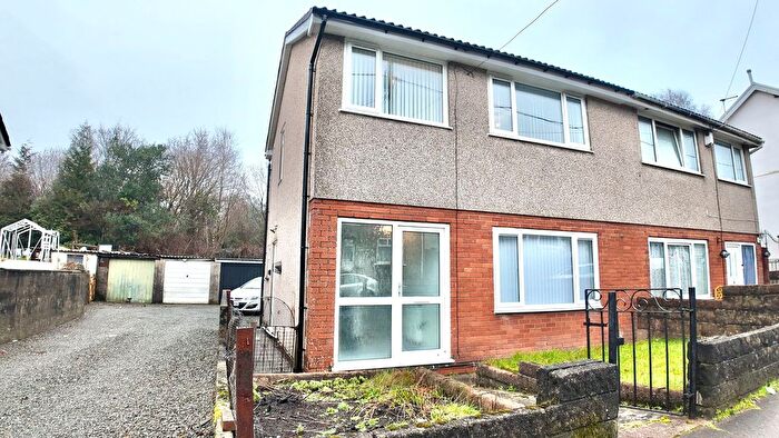 3 Bedroom Semi Detached House For Sale In Ffaldcaiach, Trelewis, CF46