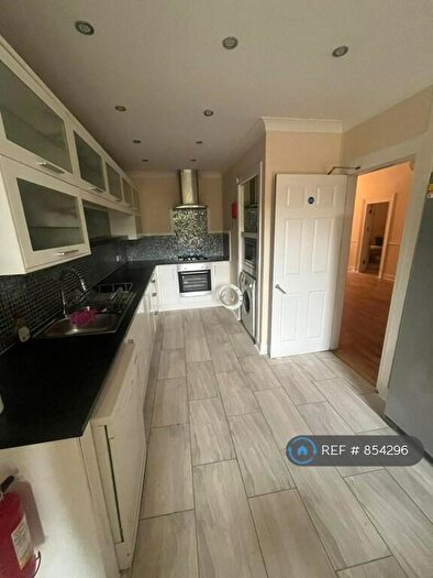 5 Bedroom Flat To Rent In University Avenue, Glasgow, G12