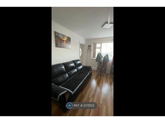 2 Bedroom Flat To Rent In Ashley Court, Kenton, Harrow, HA3