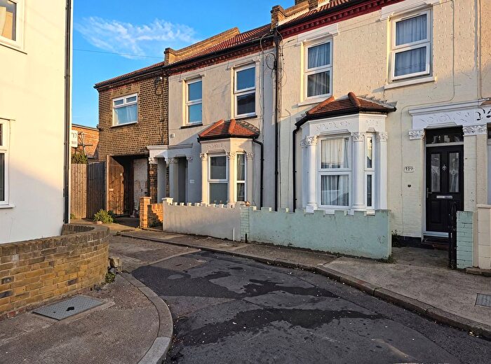 2 Bedroom Terraced House For Sale In Reidhaven Road, London, SE18