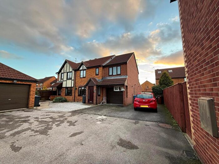 4 Bedroom Semi-Detached House For Sale In Howdale Road, Hull, HU8