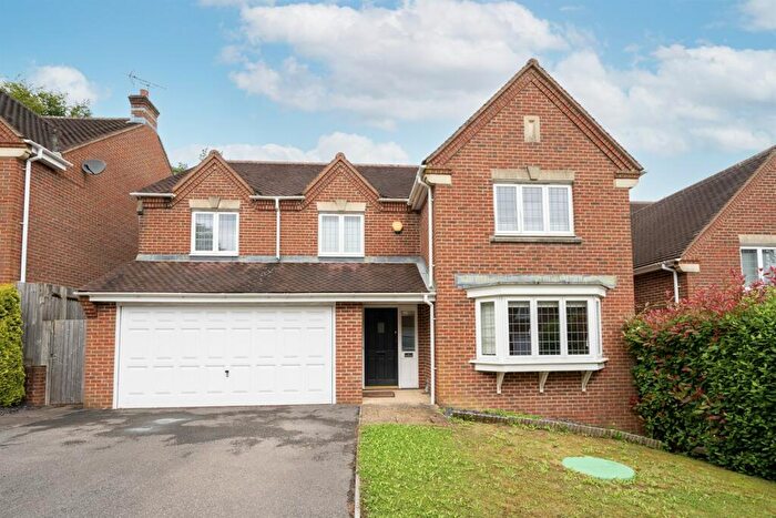 5 Bedroom Detached House To Rent In Vicarage Close, Colgate, Horsham, RH12