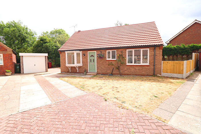 2 Bedroom Detached Bungalow For Sale In Hunters Croft, Haxey, DN9