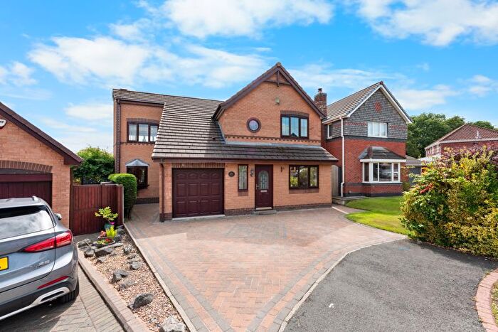 4 Bedroom Detached House For Sale In Greenrigg Close, Standish, Wigan, WN6