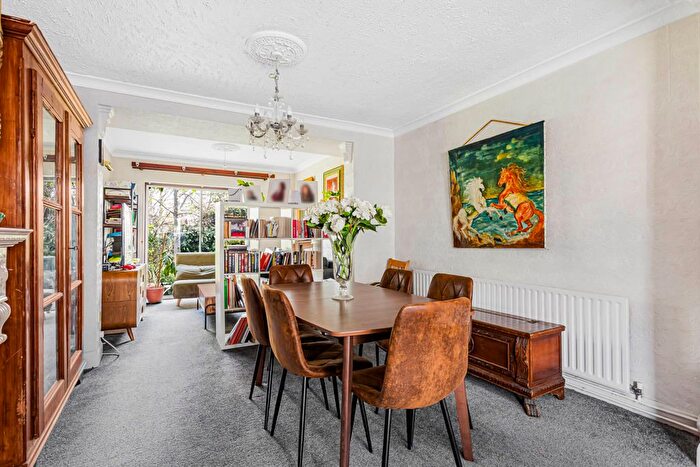 3 Bedroom Terraced House For Sale In Hall Farm Drive, Twickenham, TW2