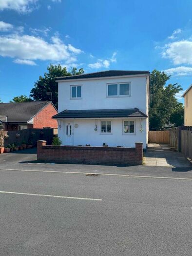 2 Bedroom Flat To Rent In Oak Avenue, Newton Le Willows, WA12