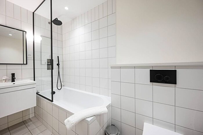 2 Bedroom Flat For Sale In The Drill Hall, Mile End Road, Stepney, London, E1