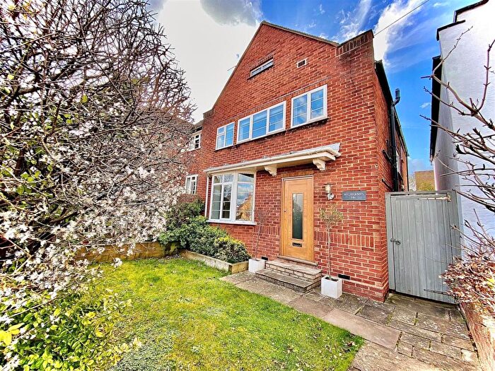 3 Bedroom Detached House To Rent In North Road, Berkhamsted, HP4