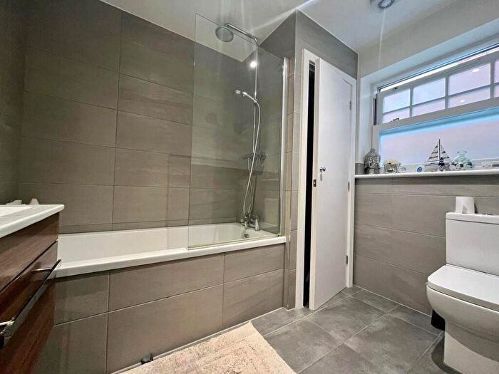 2 Bedroom Apartment To Rent In Westbury Road, Brentwood, CM14