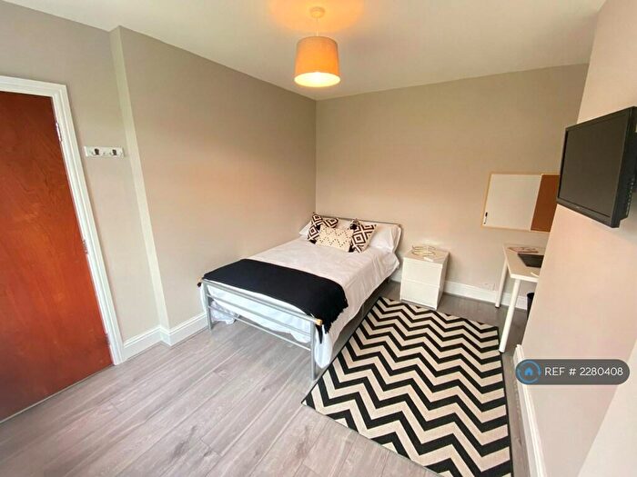 4 Bedroom Semi-Detached House To Rent In Thompson Avenue, Ormskirk, L39