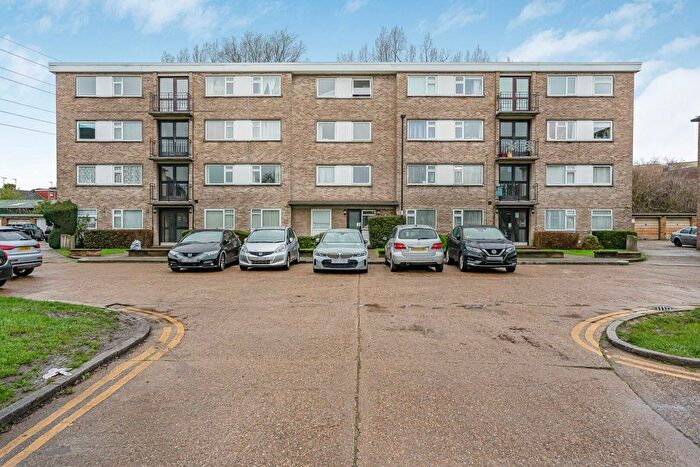 1 Bedroom Flat For Sale In Bridle Close, Enfield, EN3