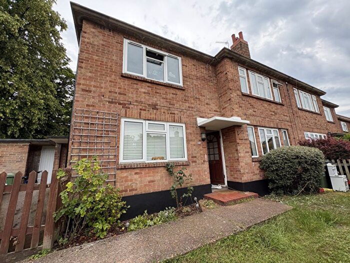 2 Bedroom Maisonette To Rent In Avon Close, Worcester Park, KT4