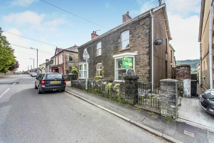 2 Bedroom Property To Rent In High Street, Pontardawe, Swansea, SA8