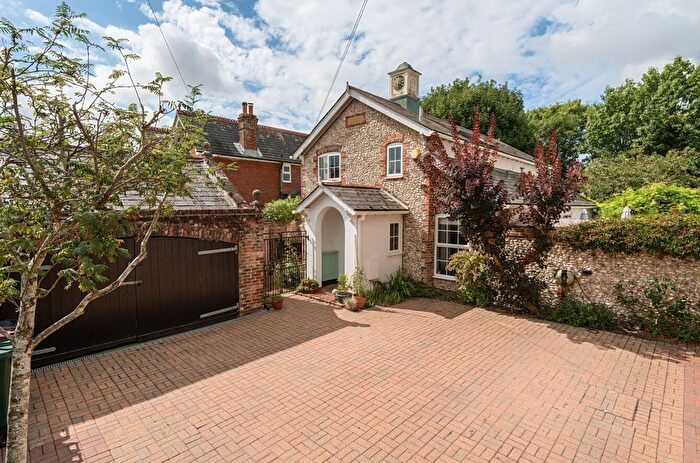 4 Bedroom Detached House For Sale In Hambrook Hill South, Hambrook, PO18